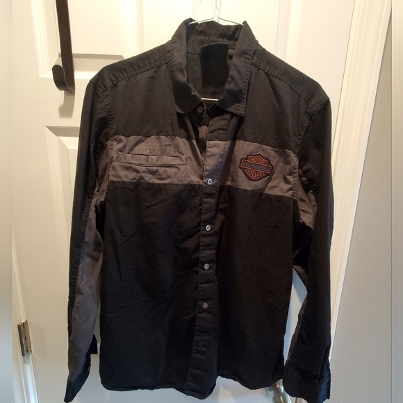 Harley davidson. Button up Sz large.  Black and grey.  Regular fit 100% cotton - Picture 1 of 6